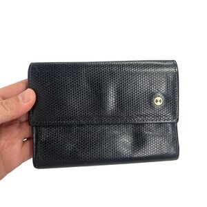 Halston Vintage Cowhide Leather Kiss Lock Trifold Wallet Black‎ Quiet Luxury